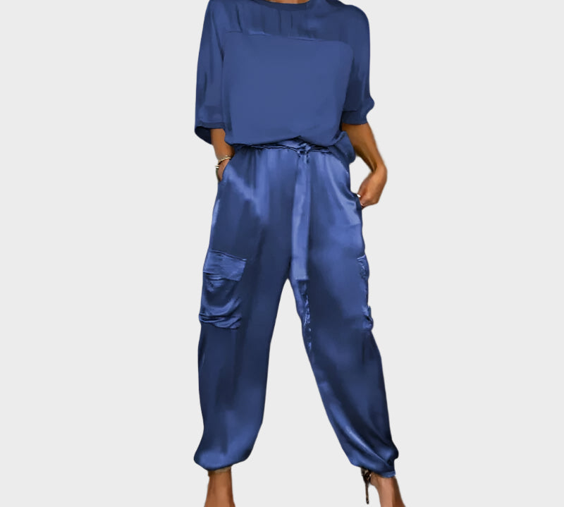 Satin Set s Općenitom Majicom i Cargo Hlačama